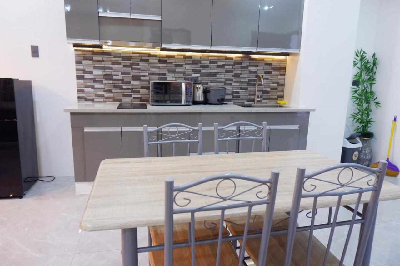 Cozy Entire Condo Unit With Pool Access Angeles Bagian luar foto
